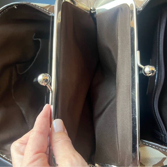 Beautiful Coach Purse - Picture 6 of 6